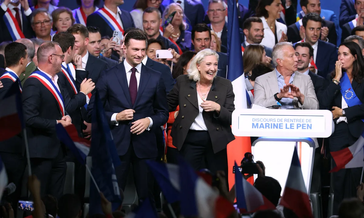 Jordan Bardella fragilisé, Marine Le Pen resserre les rangs au RN