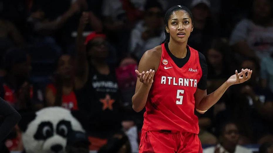 Angel Reese 'didn't sleep' after blowing game-winning layup against Fever, smirking Caitlin Clark