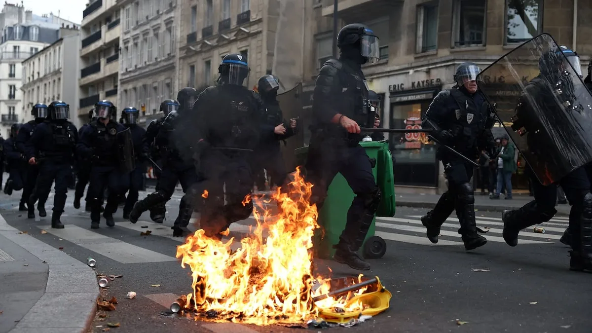 Students in France clash with riot police amid weekslong education protests