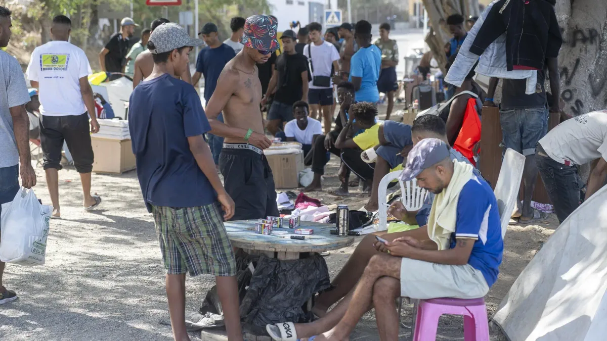 El Gobierno habilita parcelas del puerto, terrenos de Vivienda y un cuartel para la acogida de inmigrantes en Ceuta