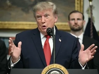 Donald Trump menace l’Iran d’un « D-Day économique »