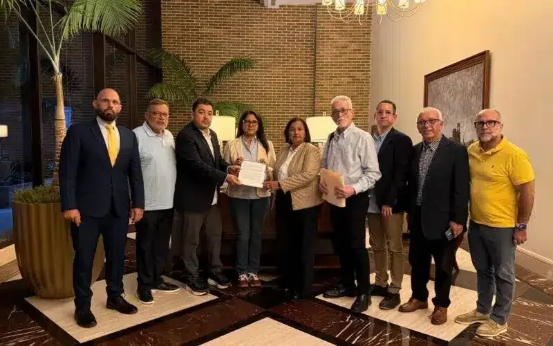 Figuera se compromete a trabajar por liberar presos políticos “en próximos días”