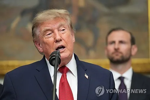美민주, '트럼프發 북미회담' 공세 강화…"김정은에 굴복"