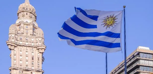 Uruguai anuncia investimento de US$ 5,7 bi em complexo de 'data centers'