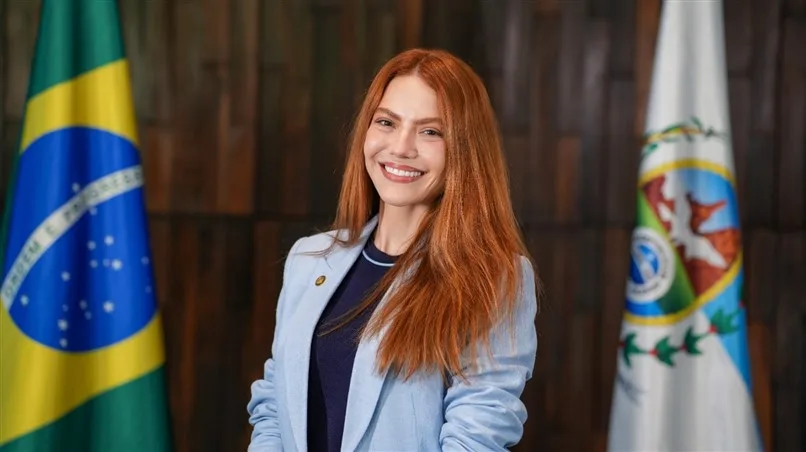 Influenciadora polêmica, Sarah Poncio declara bens milionários ao TSE