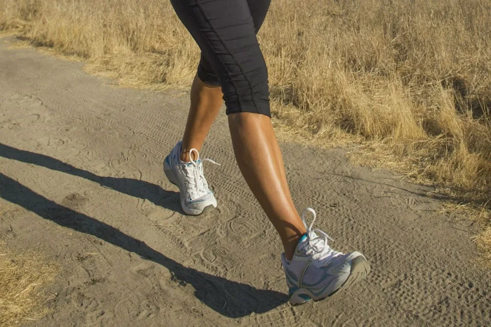 Qué es la caminata 6-6-6: el ejercicio de bajo impacto que tiene efectos en el cuerpo y en la mente