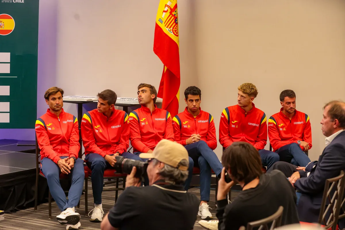 Un terremoto sacude a la Selección española en Santiago de Chile