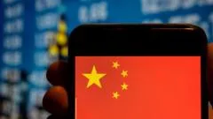 Por que a China considera uma ameaça a IA que imita as relações humanas
