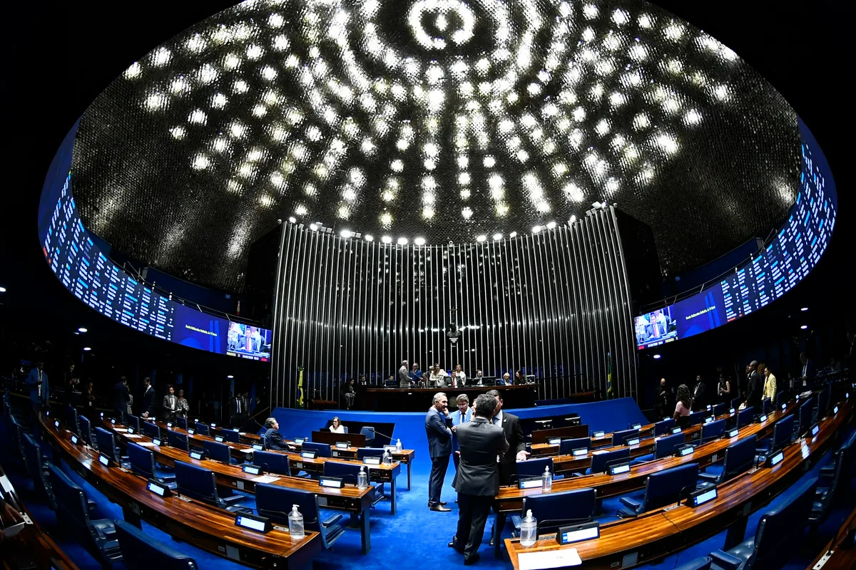 Senado retoma debate sobre fim da escala 6×1