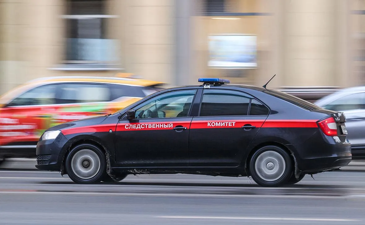 Школьницу в Петербурге обвинили в теракте за поджог машин полиции