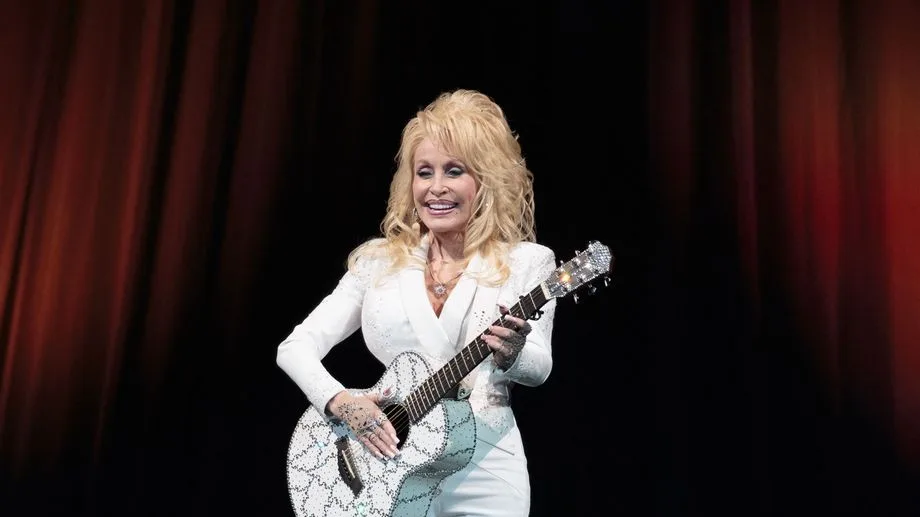 Dolly Parton, légende de la musique country et interprète de la chanson "Jolene", est morte à 80 ans