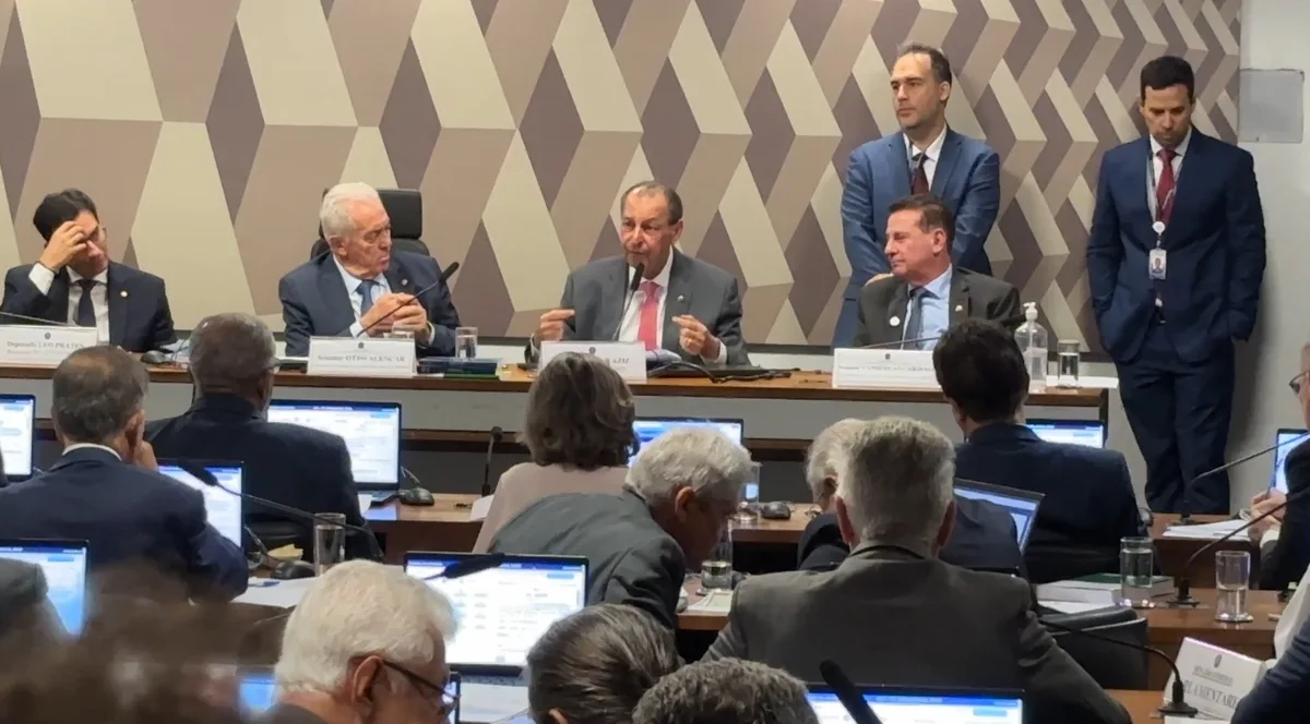 Eleições 2026: Omar Aziz cumpre agenda em Brasília e promete concurso com cinco mil vagas para segurança pública