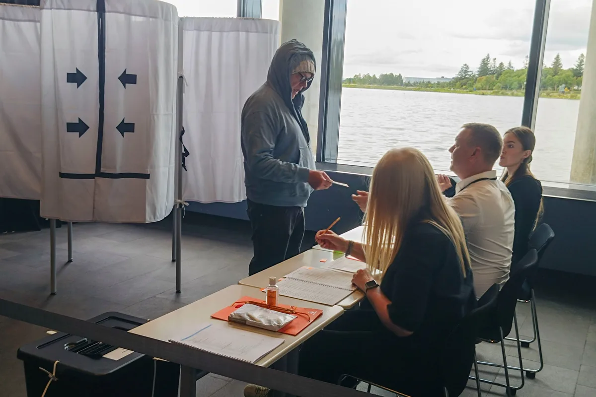 Islandia vota ‘no’ a su entrada en la Unión Europea: el país rechaza negociar con Bruselas con un 52,5% en contra frente al 47,5% a favor