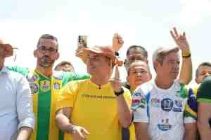 “Sou o carioca mais nordestino que já se viu”, diz Flávio durante motociata em AL