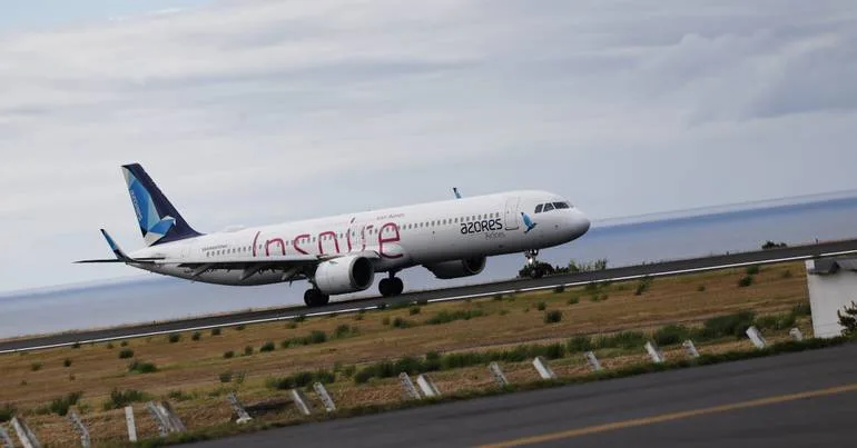 SATA recebe cinco propostas para a Azores Airlines