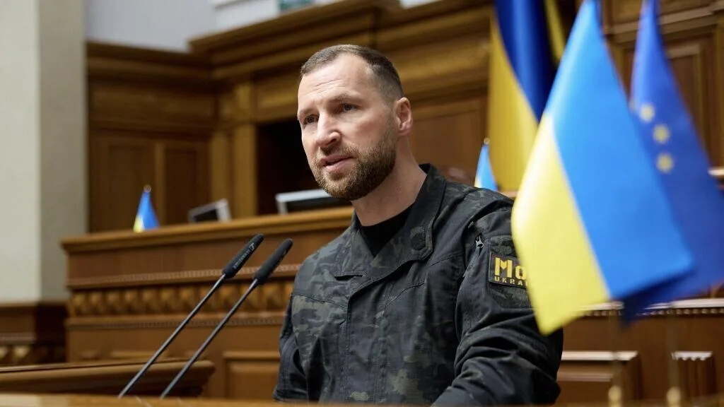 Crise politique en Ukraine: le Parlement approuve la nomination d'Ievgueniï Khmara au poste de ministre de la Défense