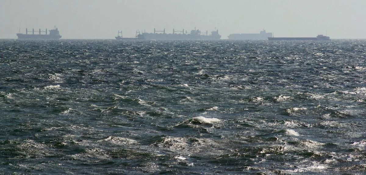 Tanker vor Rumänien in Flammen – möglicher Drohnenangriff wird untersucht