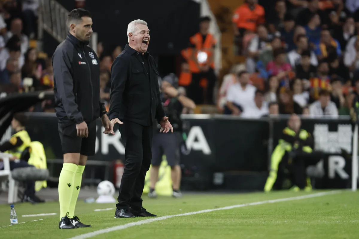 Javier Aguirre sigue sin ganar con Valencia: empata ante Athletic y permanece en zona de descenso