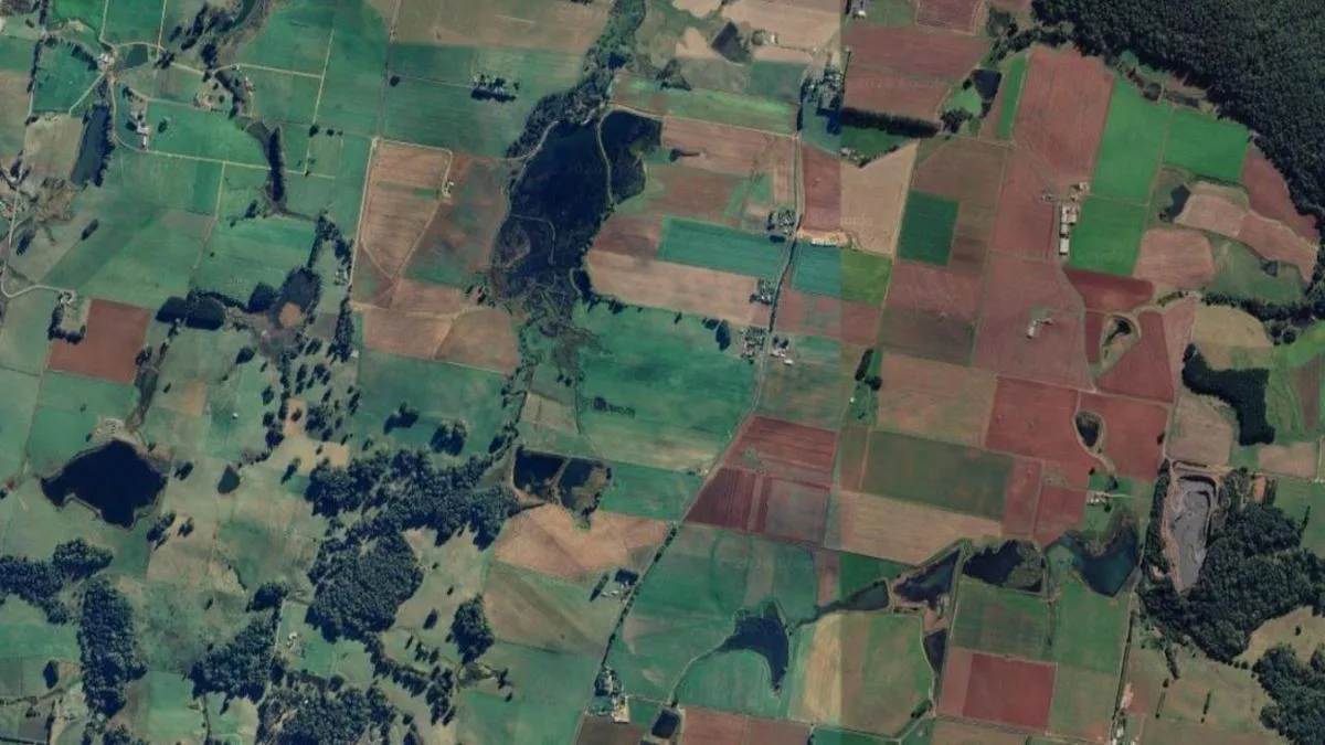 Man dies in fall from ride-on lawn mower on Tasmanian property