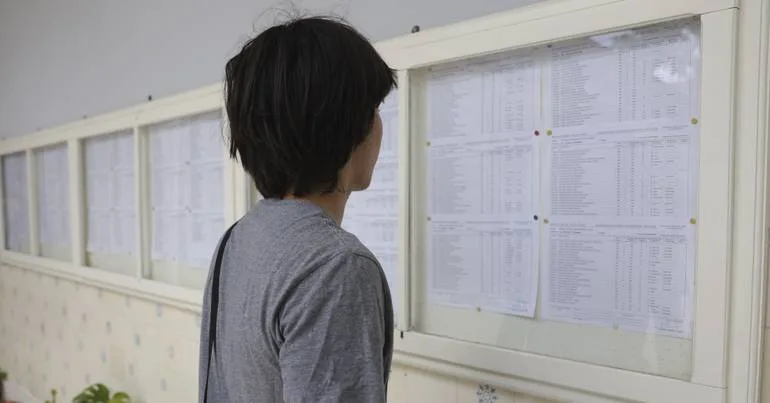 Há 21 colégios que repetem notas muito altas há oito anos