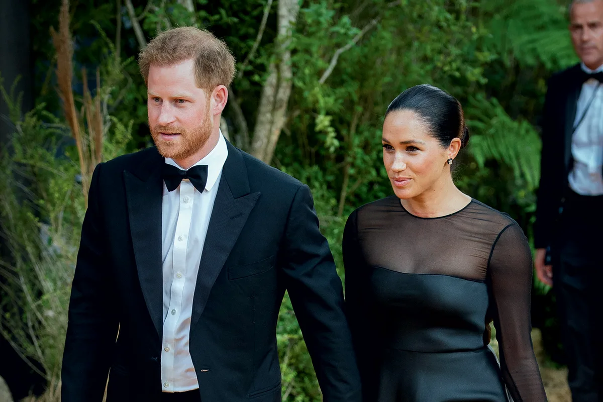 Princípe Harry e família voltam oficialmente ao Reino Unido depois de anos nos EUA