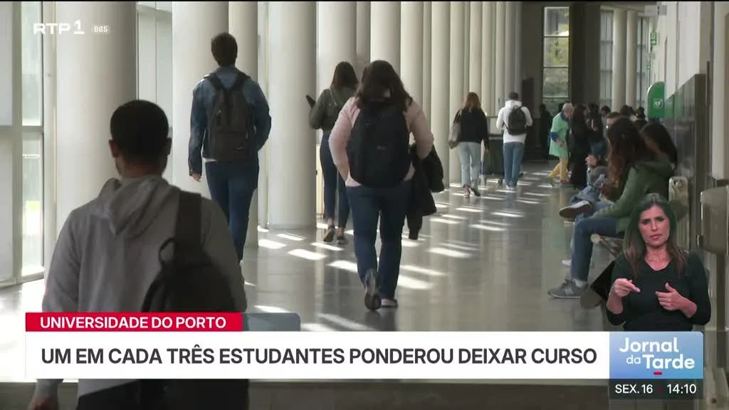 Um em cada três estudantes da Universidade do Porto ponderou abandonar ensino superior