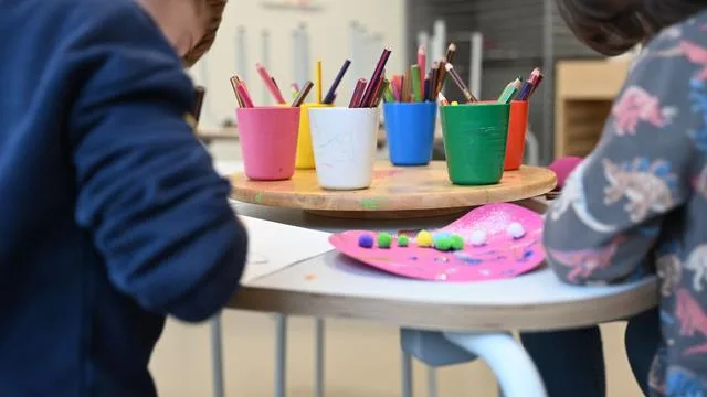 Kinderbetreuung: Bildungsministerin: Ein Drittel weniger Kita-Kinder bis 2035