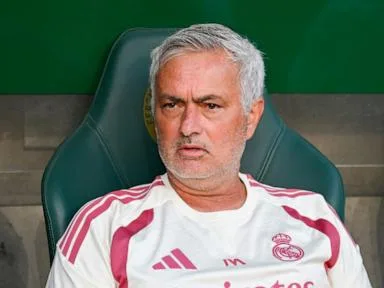 Real Madrid officially presents José Mourinho in a closed-door ceremony