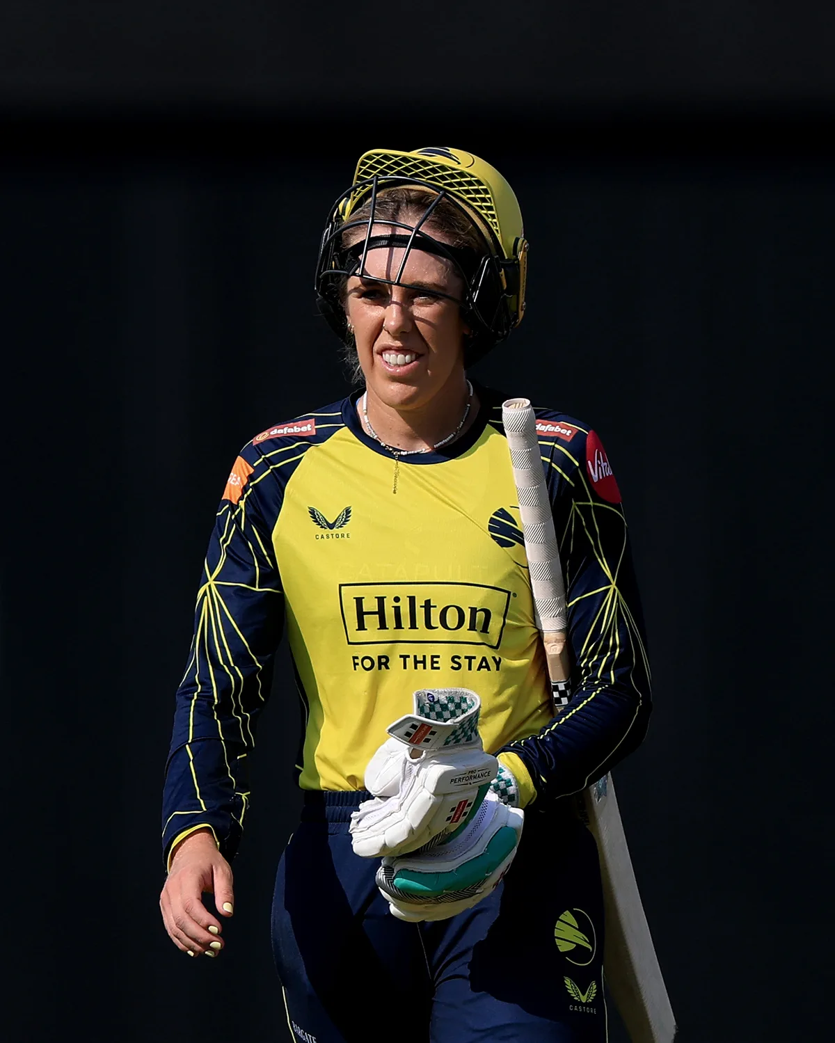 Adams back to Hampshire with a bang after contract extension