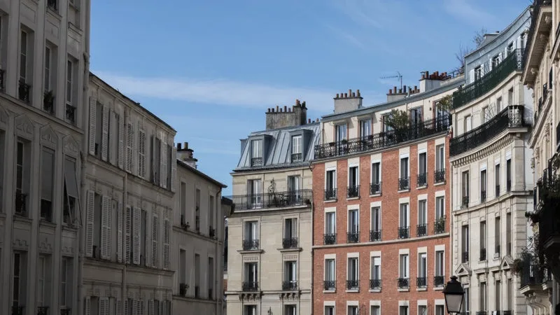 C'est "350 millions d'euros de pouvoir d'achat conservé" en un an à Paris: les élus de douze villes françaises demandent la poursuite de l'encadrement des loyers (qui pourrait disparaître cet hiver)