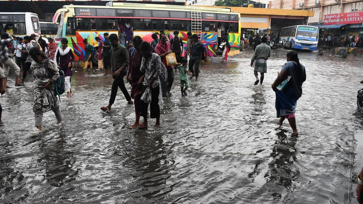 Heavy rain lashes Salem district; one dies in lightning strike