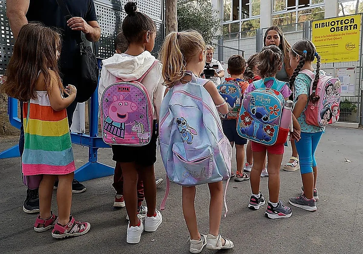 Los sindicatos redoblan el pulso a la Consejería y mantienen la huelga en el inicio del curso escolar en Cataluña