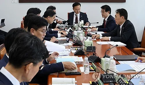 "77억 들여 깡통 가져와"…국회 예결위서 경찰 보디캠 사업 질타