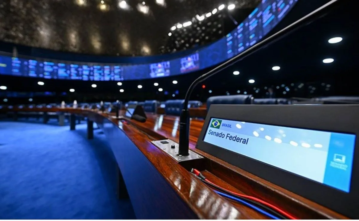 Fiep entrega ao Senado estudo que prevê queda de 2,9% no PIB com fim da escala 6×1