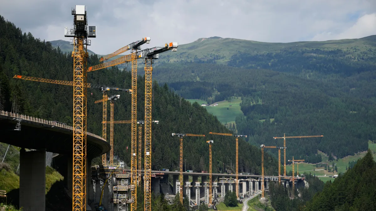 Hürden bei überquerung: Wie Österreich die Fahrt über die Alpen erschwert