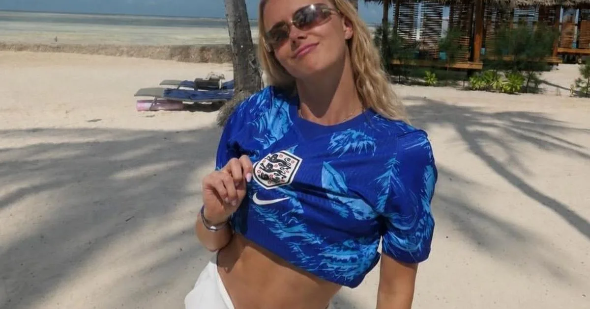 Guarda-redes do Chelsea deslumbra nas férias: «Aos 12 anos, disseram-me que ia perder a visão»