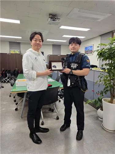 대한승마협회, 탈출 말 구조한 최규민 순경에 '용감한 승마인상'