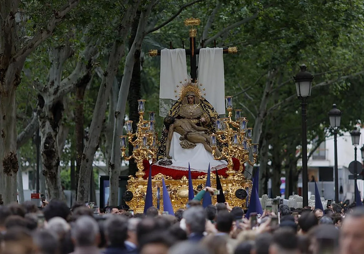 Casi la mitad de las cofradías de Sevilla ha alargado su recorrido en el último lustro