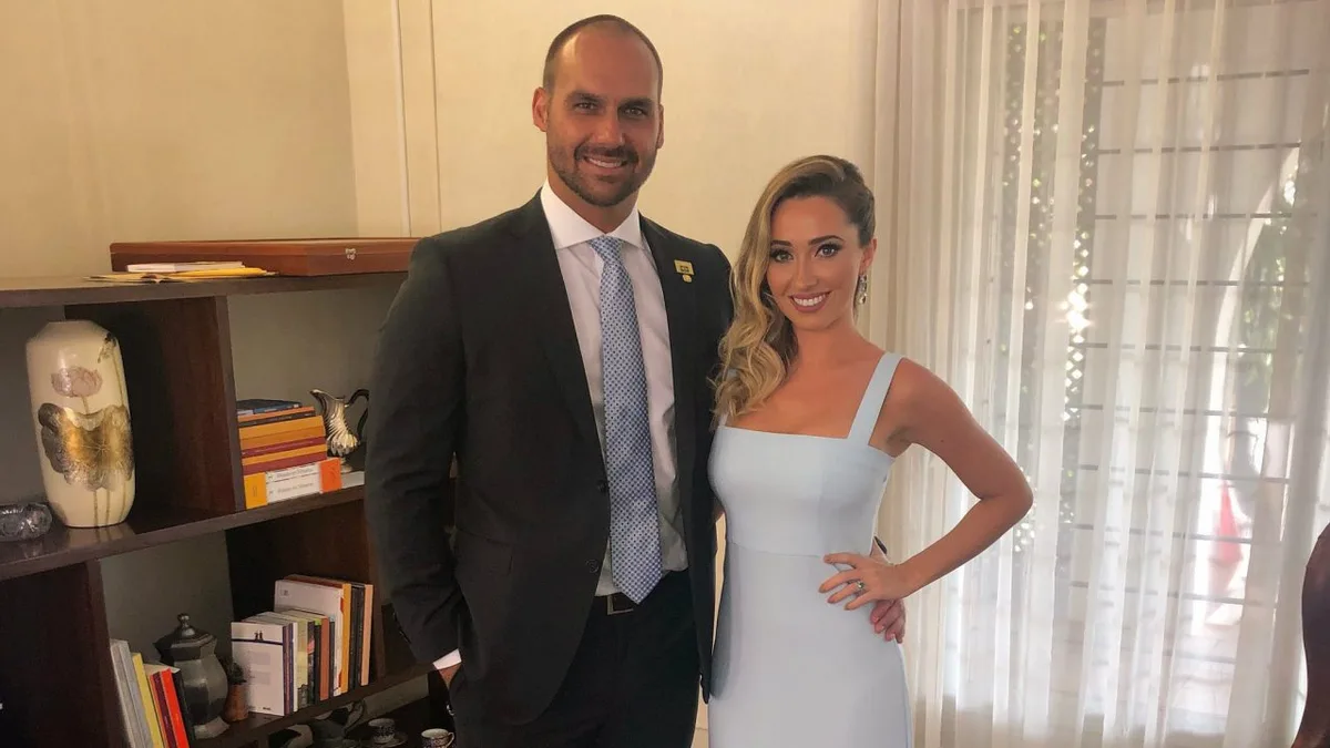 Esposa de Eduardo Bolsonaro expõe vídeo da filha usando a religião para atacar Moraes