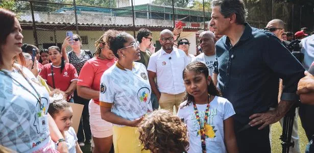 Haddad contraria orientação do MEC ao sugerir escola especial a autistas