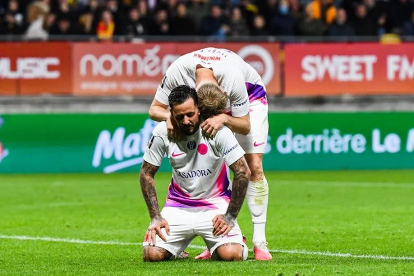 « J'ai pris le temps et l'envie est revenue. Ce club est particulier pour moi » : le retour poignant d'Aron Dönnum avec Toulouse, quelques mois après le décès de sa mère