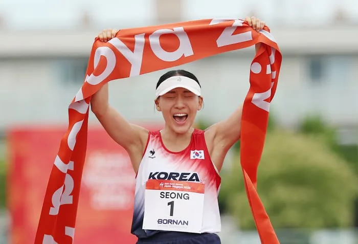 "야! 1등이다" 대한민국 1호 금메달 안긴 성승민의 환호와 아쉬움 "중계 좀 해주셨으면"[나고야 LIVE]