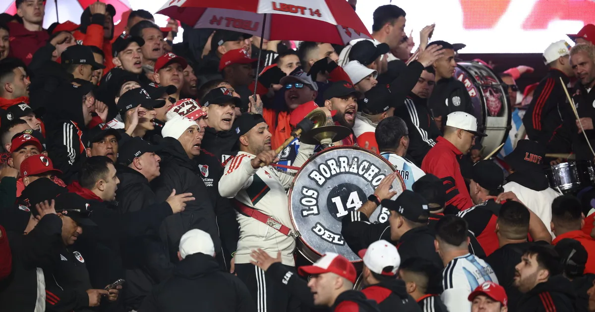 Los hinchas de River explotaron contra Chiqui Tapia en el Monumental: "A ver si te das cuenta, que no te quiere nadie..."
