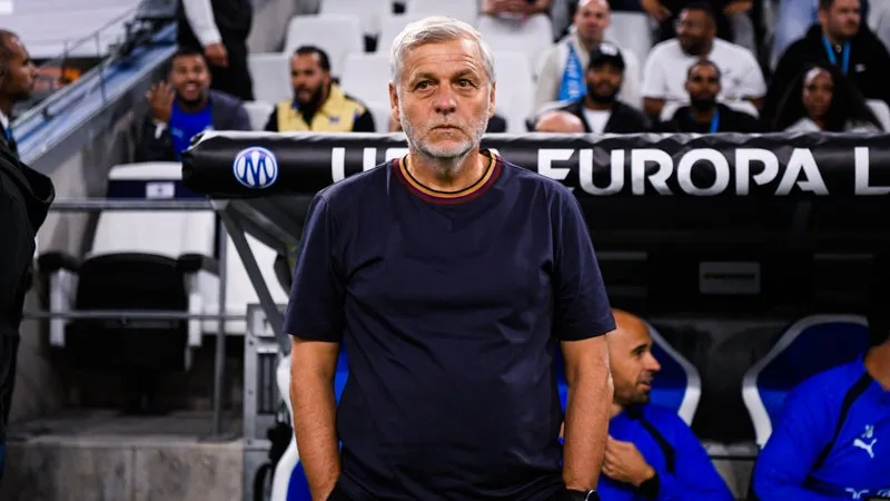 "On n’a pas tout réglé, mais il y a beaucoup de points positifs": Genesio "soulagé" par la victoire de l’OM à Angers