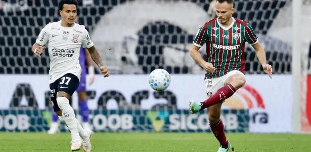 Fluminense invade Itaquera e Corinthians sofre sexta derrota seguida
