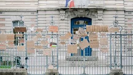 Mobilisation lycéenne : plusieurs établissements à nouveau bloqués ou perturbés à Paris, Strasbourg ou Rennes