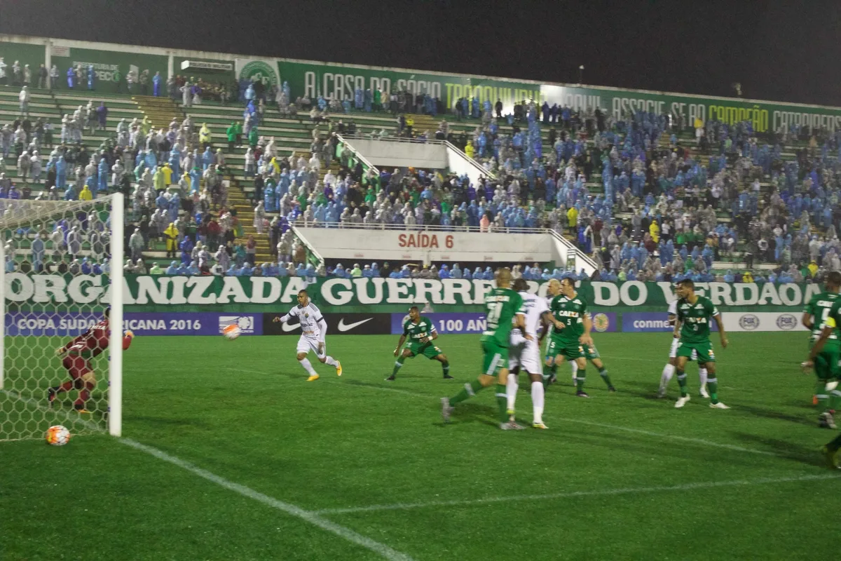 Relembre a virada da Chapecoense sobre o Cuiabá e classificação às oitavas da Sula