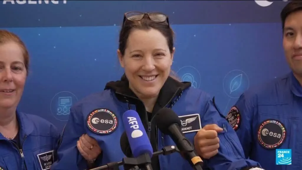 L'astronaute française Sophie Adenot, de retour sur terre ferme