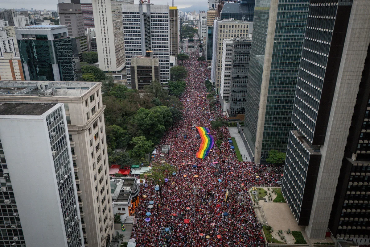Atos de rua por Lula misturam fã-clubes, nativos digitais e mobilização fora de partidos