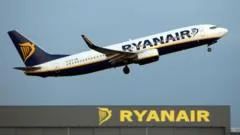 A causa do acidente em que homem quase foi sugado para fora de avião pela janela, segundo relatório preliminar